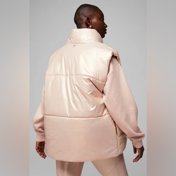 Fabletics Oversized Puffer Vest Jacket Womens XS  Natural Blush Pink - Picture 6 of 6